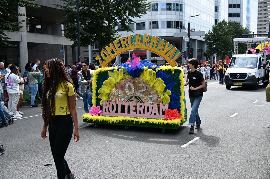 ../Images/Zomercarnaval 2024 592.jpg